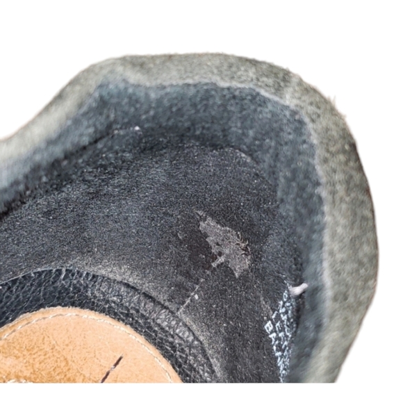 Clark's Artisan Diamond Cameo Green Suede Booties - Picture 10 of 11